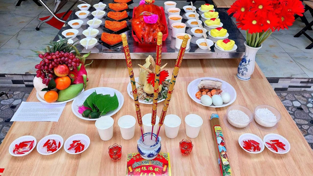 Mâm lễ chỉnh chu – Đầu xuôi, đuôi lọt.