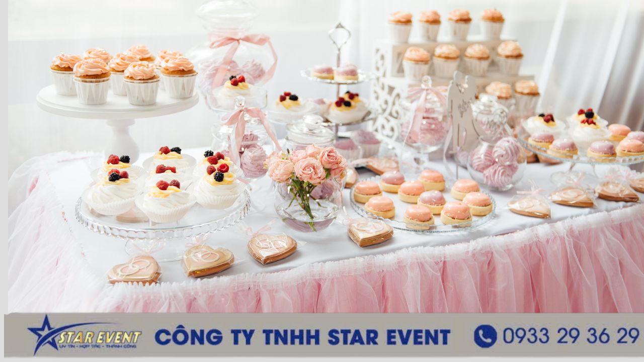 Trang trí khu vực đón khách và bàn tiệc teabreak